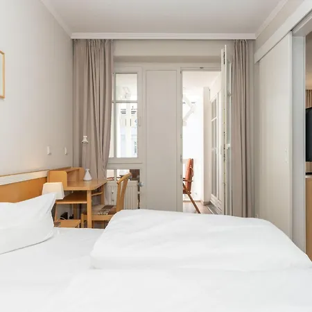 Liebevoll Eingerichtete Fuer 4 Mit Balkon In Sellin (Rugen)