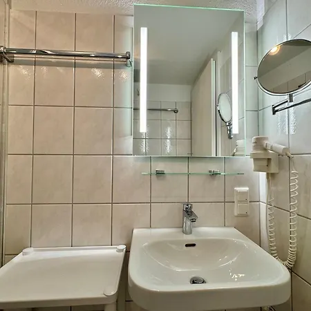 Liebevoll Eingerichtete Fuer 4 Mit Balkon In *