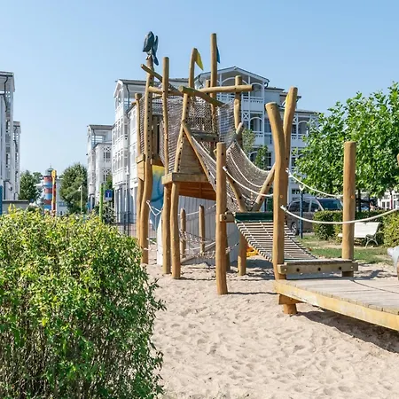 Apartment Liebevoll Eingerichtete Fuer 4 Mit Balkon In *