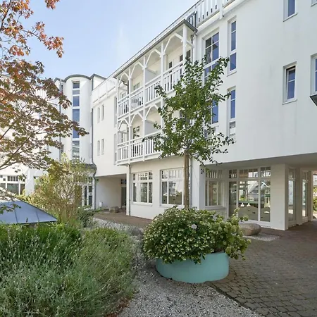 Liebevoll Eingerichtete Fuer 4 Mit Balkon In * Sellin (Rugen)