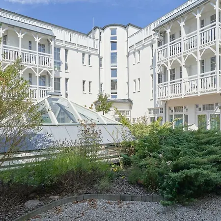 Liebevoll Eingerichtete Fuer 4 Mit Balkon In Lejlighed *
