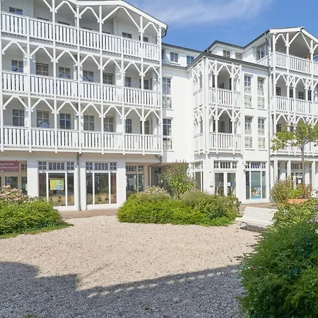 Apartment Liebevoll Eingerichtete Fuer 4 Mit Balkon In *